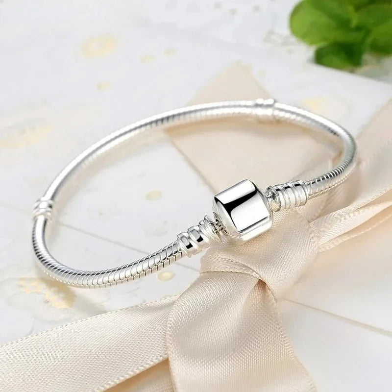 Smooth Curve Bracelet