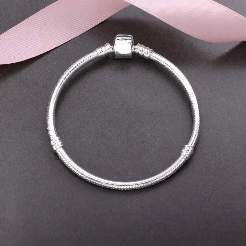 Smooth Curve Bracelet